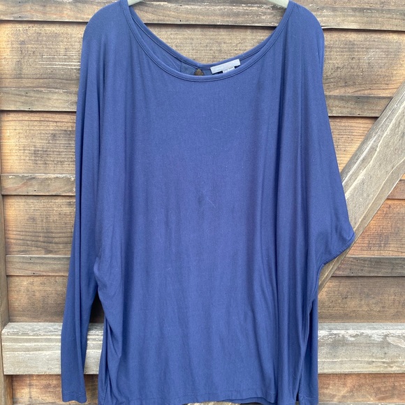 {VINCE} Top - Picture 9 of 9